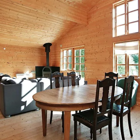 Two-bedroom Holiday In 2 פארביילה