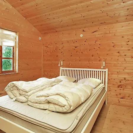 Two-bedroom Holiday In 2 *